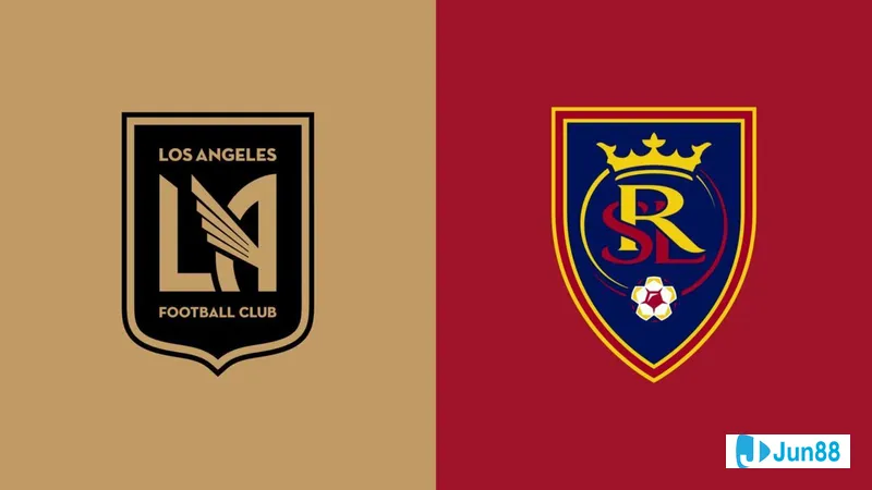 Real Salt Lake vs Los Angeles FC, cầu thủ bật cao để tranh chấp bóng