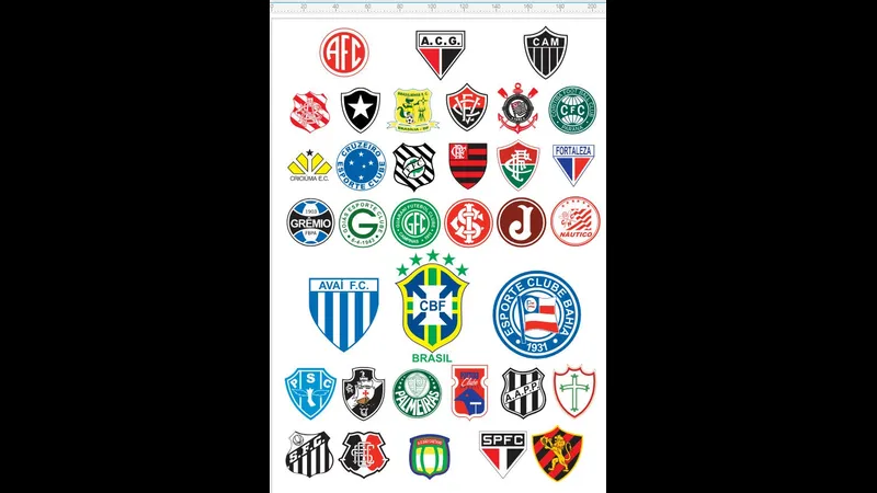 Cầu thủ Brazil và Pháp đang tranh chấp bóng trước khung thành