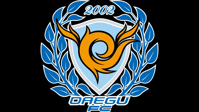 Cầu thủ đội Deagu và Seoul E đấu tranh gay gắt trên sân cỏ